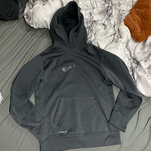 Nike youth therma fit hoodie